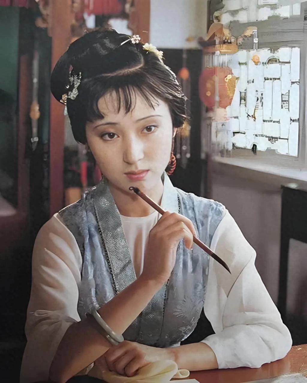 小说下载txt格式电子书到手机_电子书与纸质书优劣对比_电子书便携存储优势