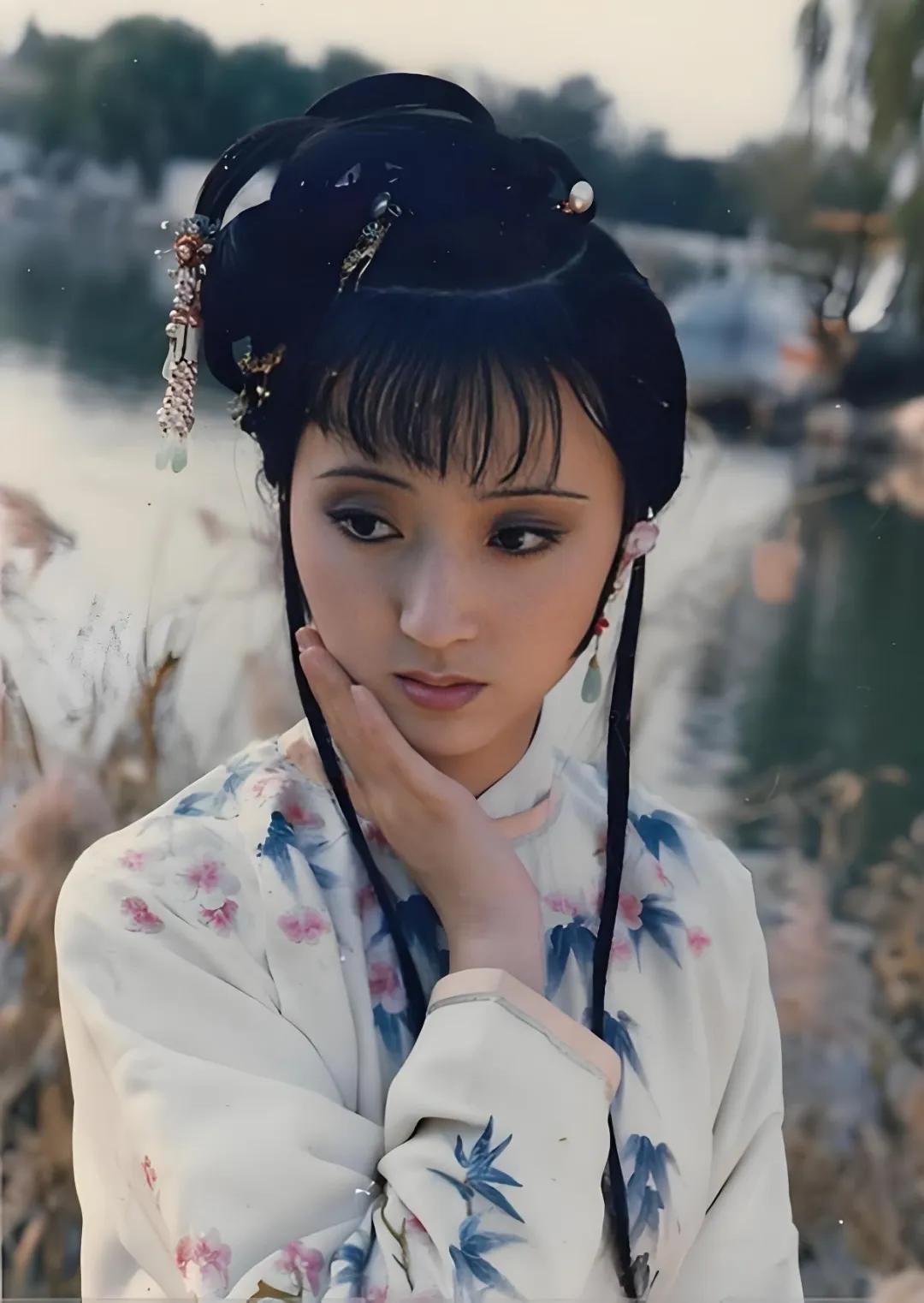 小说下载txt格式电子书到手机_电子书便携存储优势_电子书与纸质书优劣对比